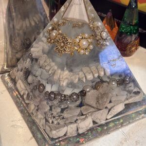 Heart of Tranquility – Orgonite Pyramid for Peace, Healing & Balance